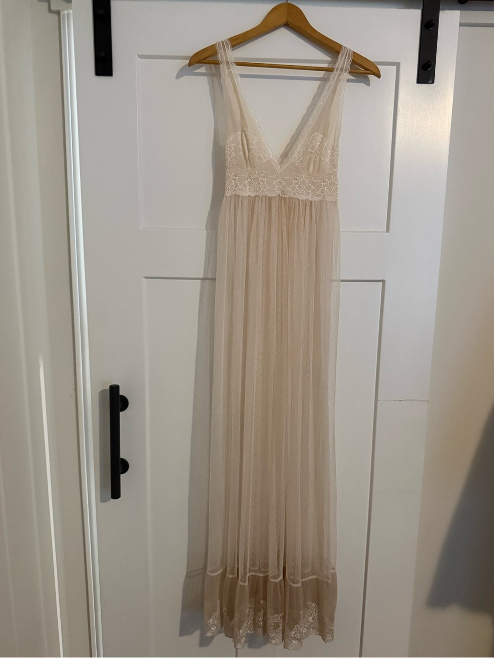 Vintage Elegant V-Neck Sheer Lace Maxi Dress in Light Beige EUC 1367